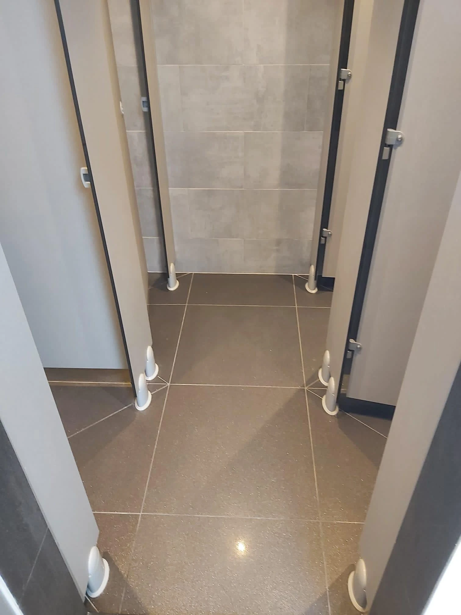 Restroom cubicle doors